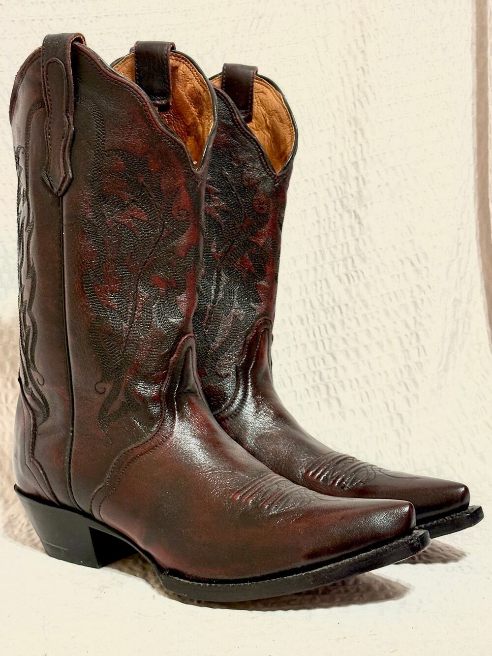 Nocona Black Cherry Women’s 10B Leather Western Cowboy Boots Worn Once EUC